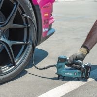 Makita Akku-Kompressor DMP180Z 8,3bar 18V