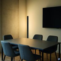 MAUL 8253389 MAUL Säulenleuchte MAULpino colour vario LED 143cm an